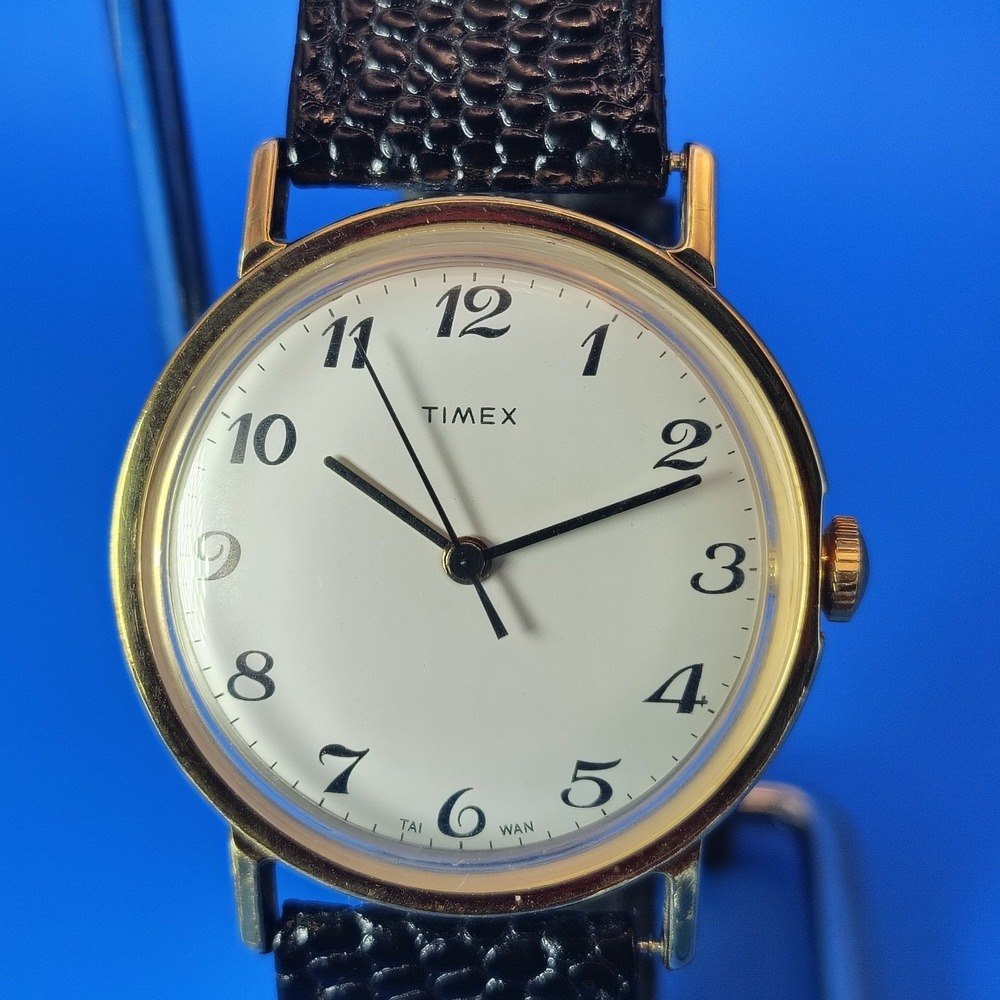 Vintage 1978 Timex Mechanical Wind Gold Tone 39mm Mens Dress Watch Restored‎